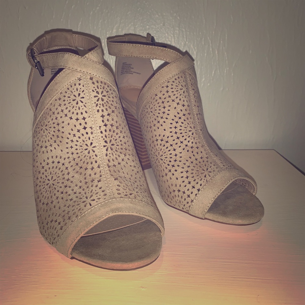 Tan heels